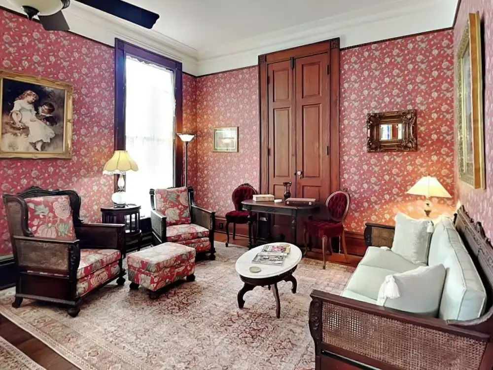 Victorian Rose by Ryson Vacation Rentals