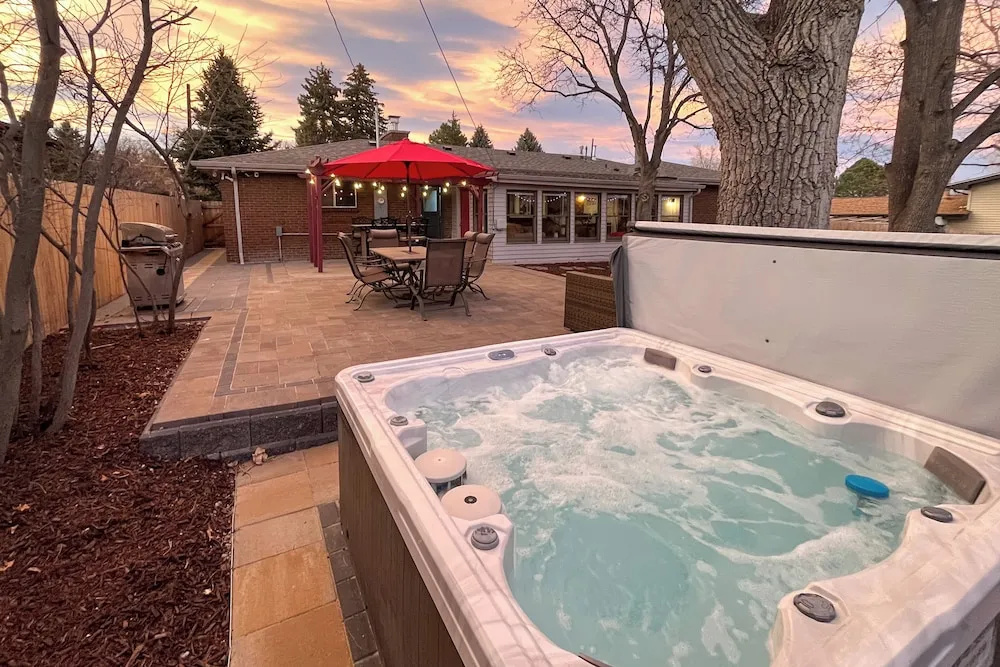 Bbq, Hot Tub, Patio, Sunroom + Games