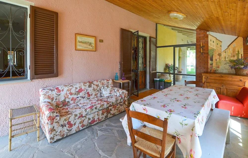 Amazing Apartment in Lucignano With Outdoor Swimming Pool, Wifi and 2 Bedrooms