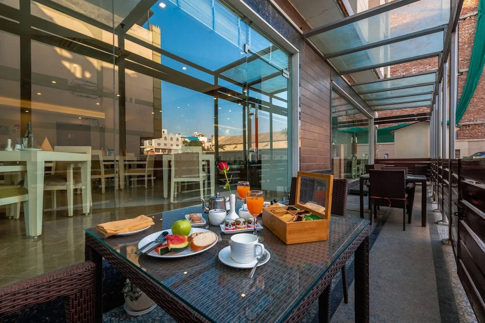 Emblem Hotel Sector 14 Gurgaon