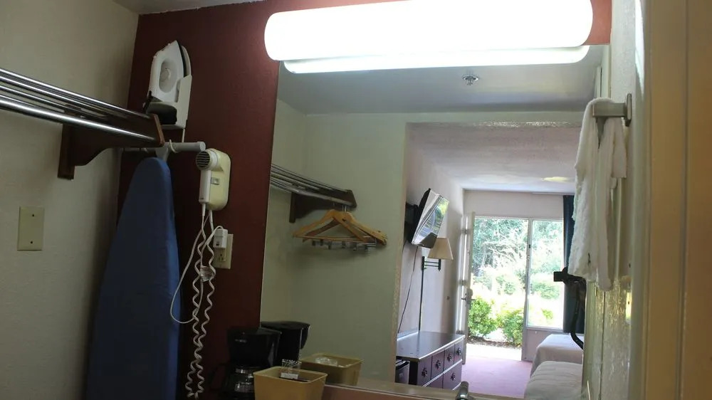 Deerfield Inn & Suites