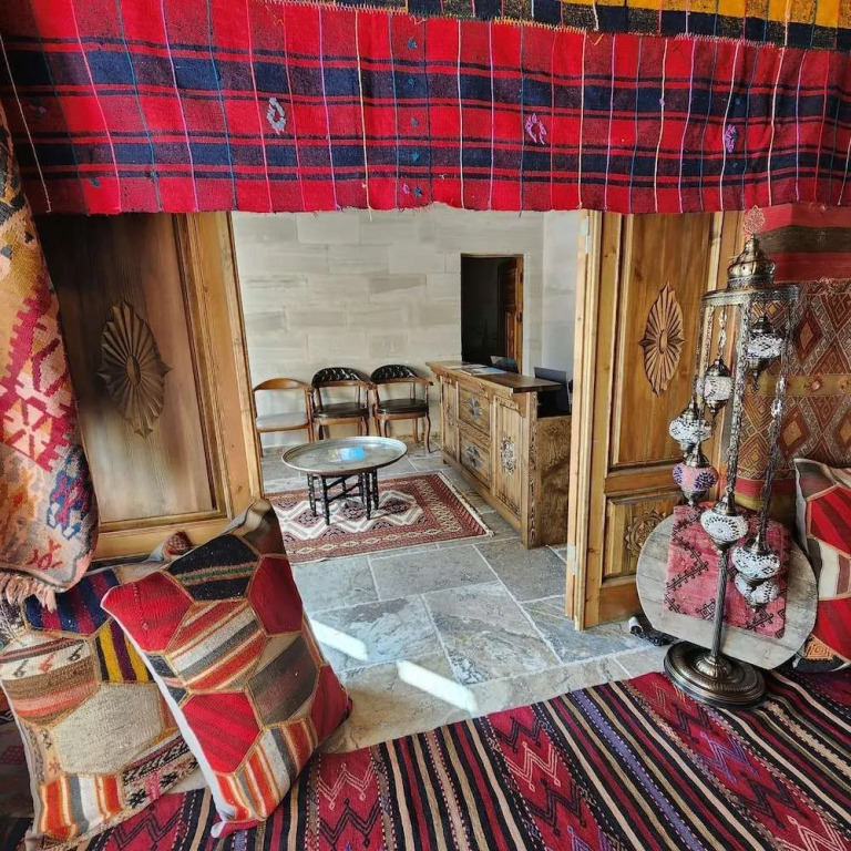 Noahs Ark Cave Hotel