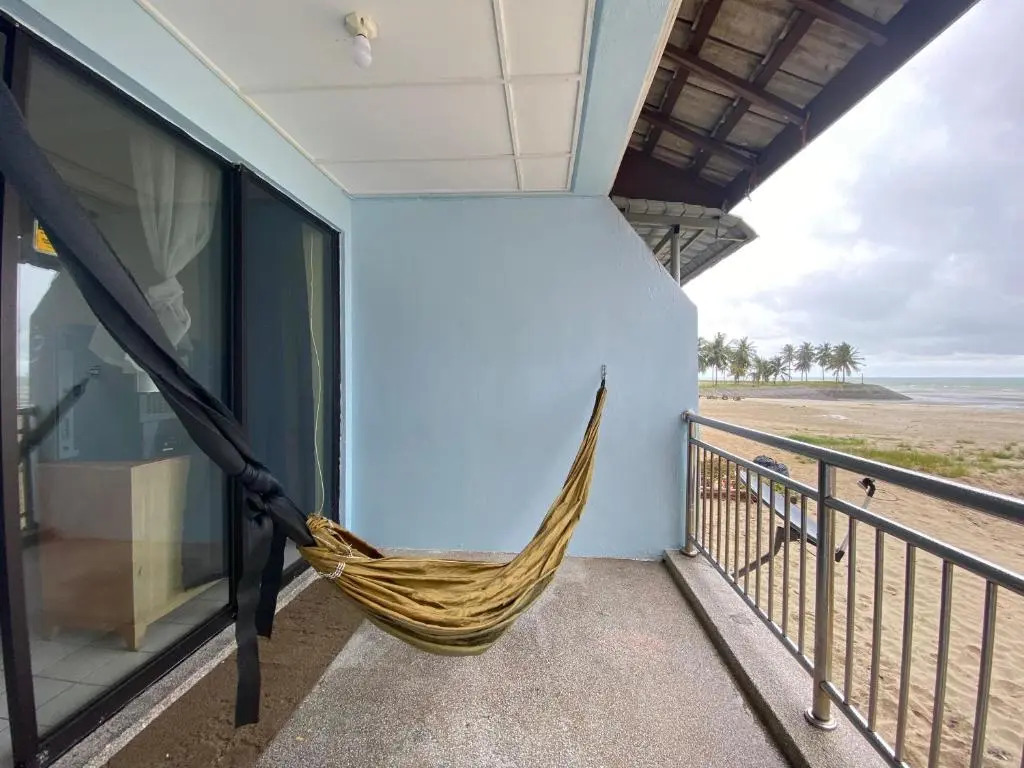 Port Dickson Paradise Lagoon Beachfront Apartment