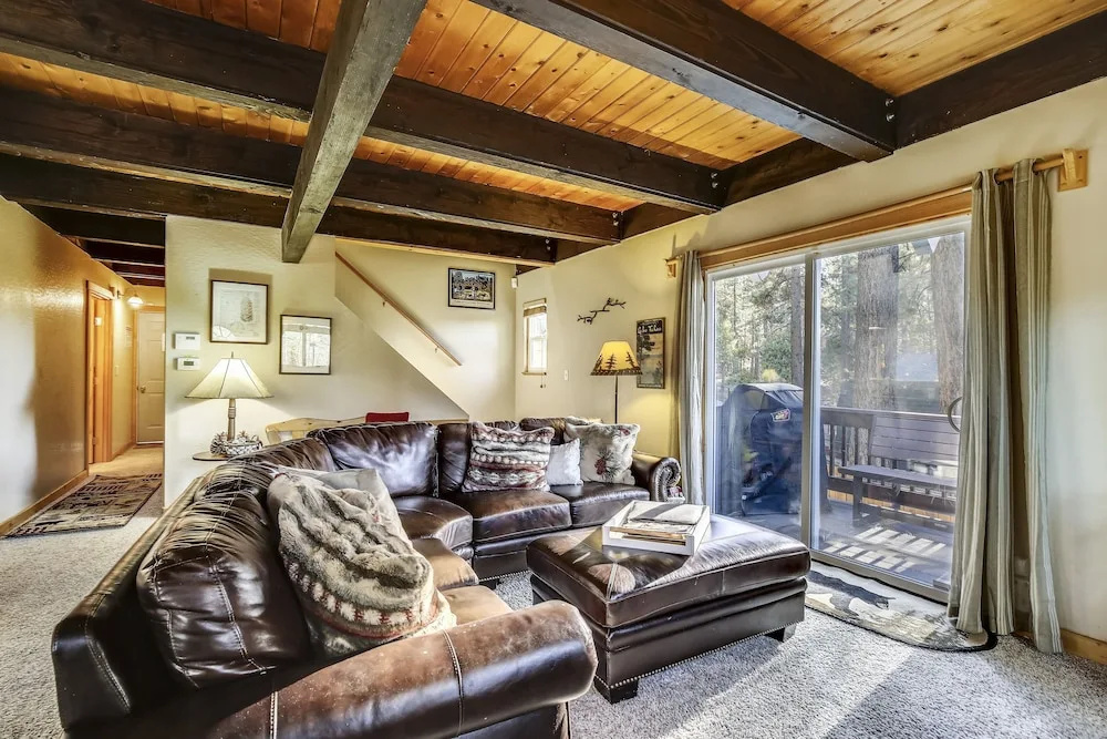 Book Now! 1 Min To Heavenly, 5 Min To Casinos & Lake! 4 Bedroom Cabin