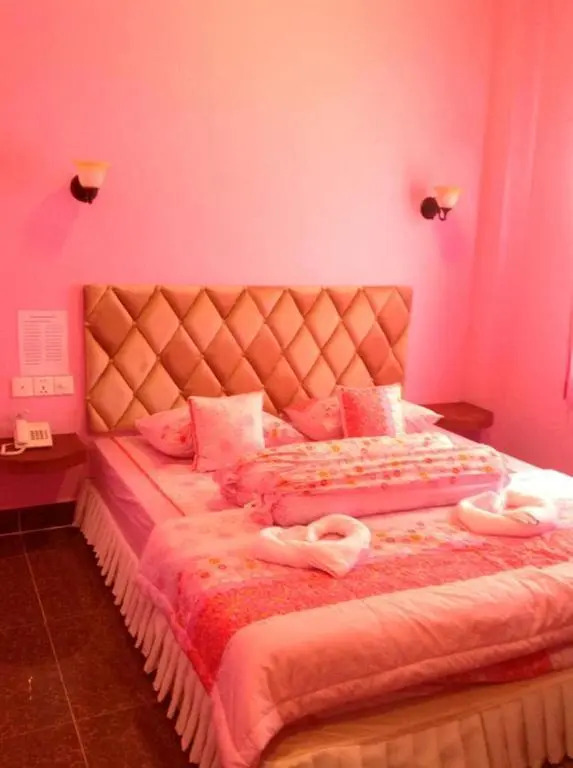 Tith Hour Guesthouse