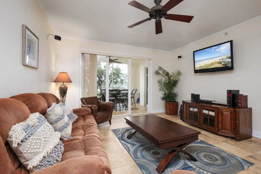 Palm Coast Resort 109, 3 Bedrooms, Sleeps 6, Pool, Hot Tub, WiFi
