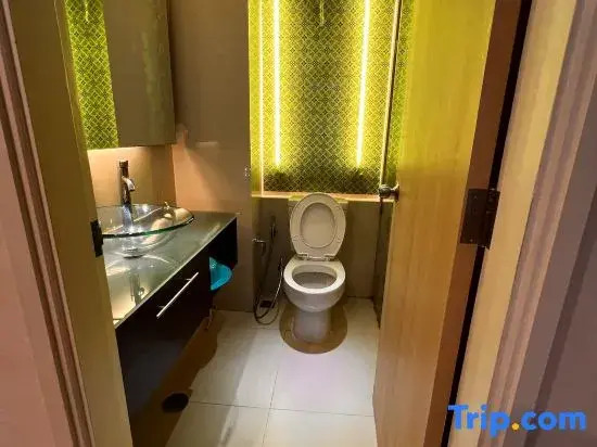 Large Caribbean 1BR Condo near Jomtien Bus Station