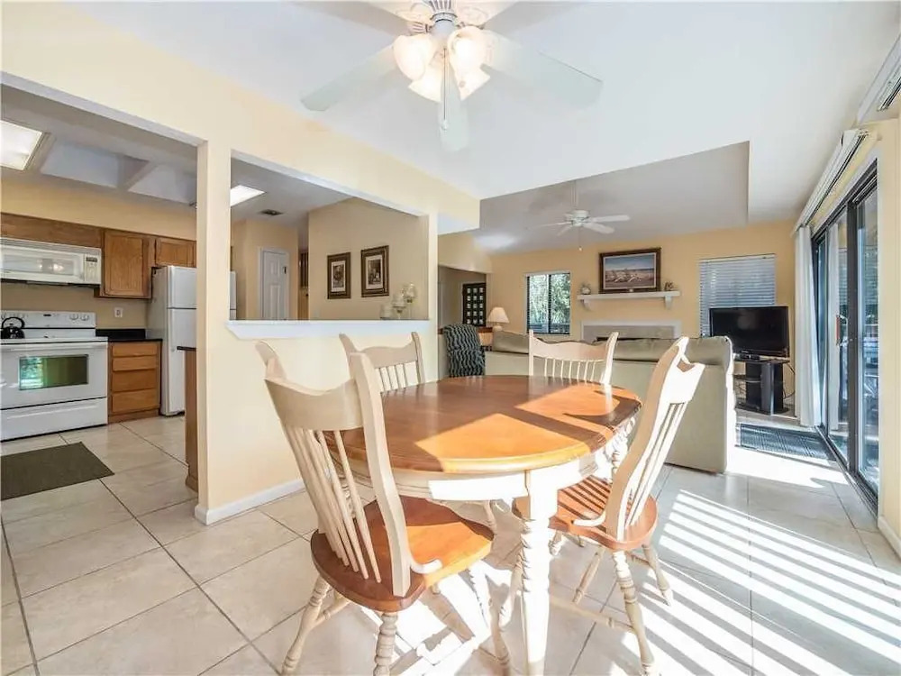 Beachwalk 186, 1 Bedroom, Sleeps 4, Pool, Near Beach
