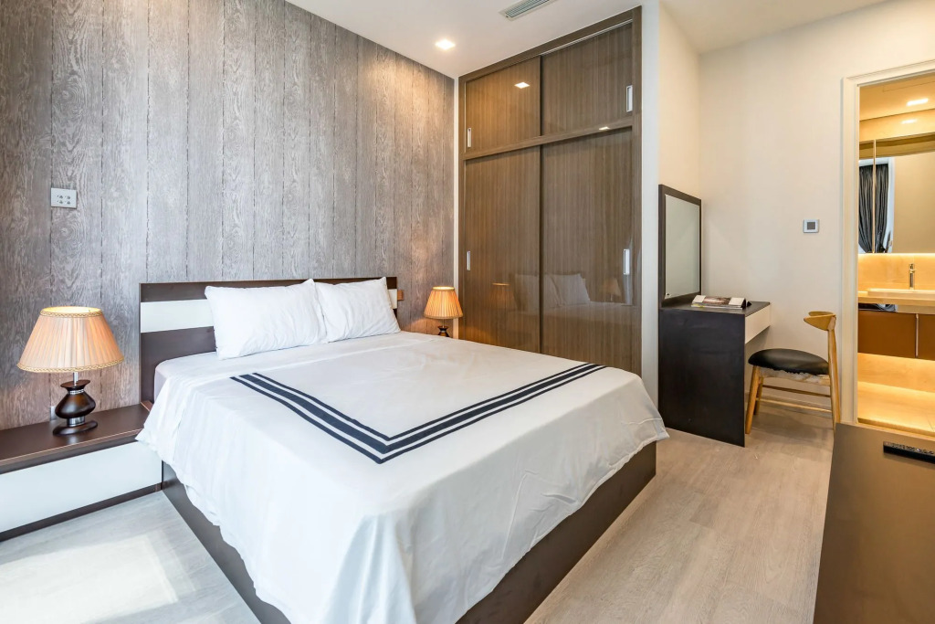 Urban House Saigon - Golden River