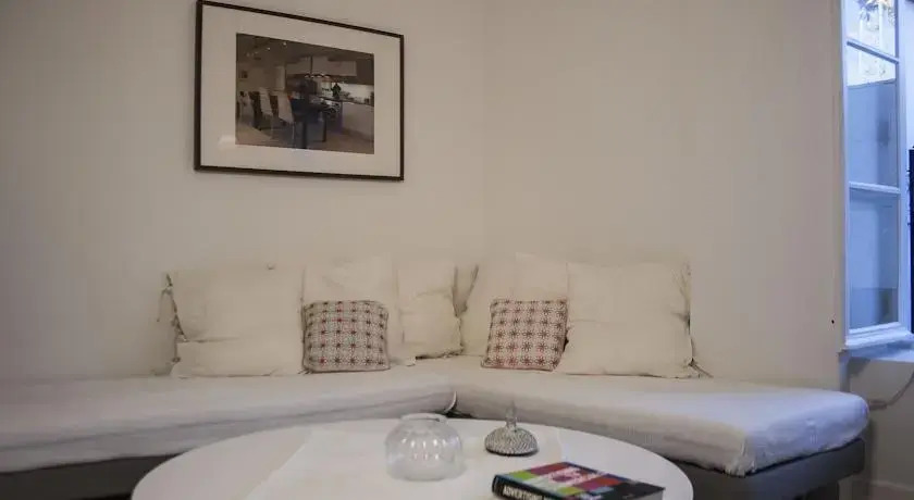 T Lisbon Rooms InSuites