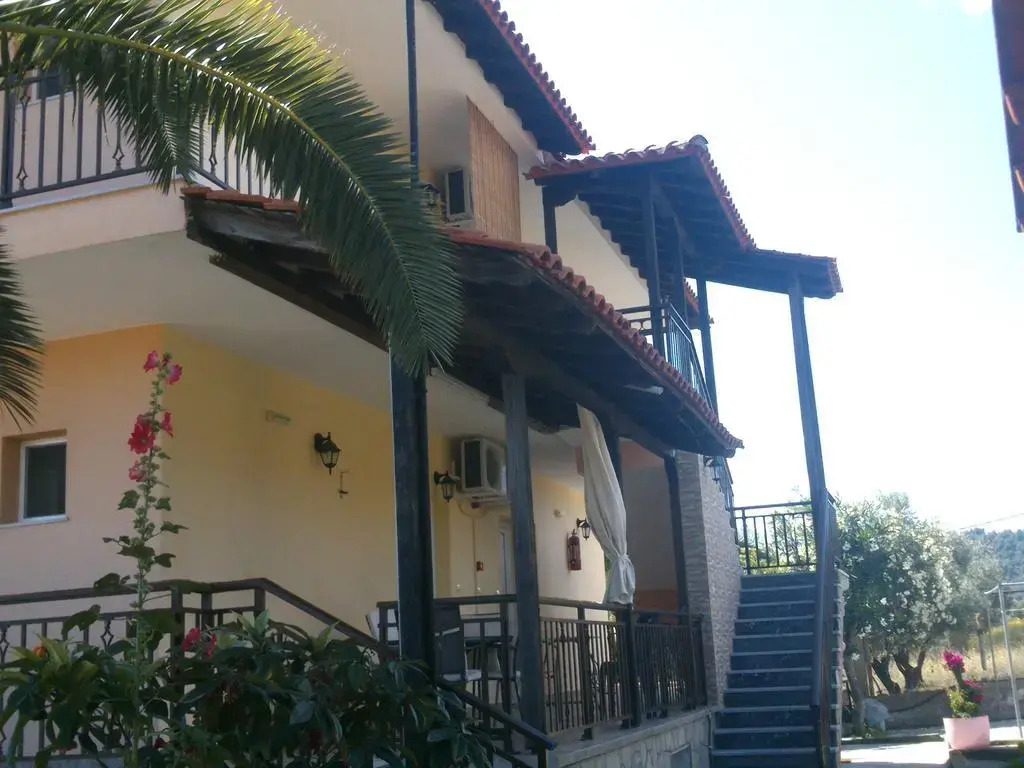 Sofia & Lakis House