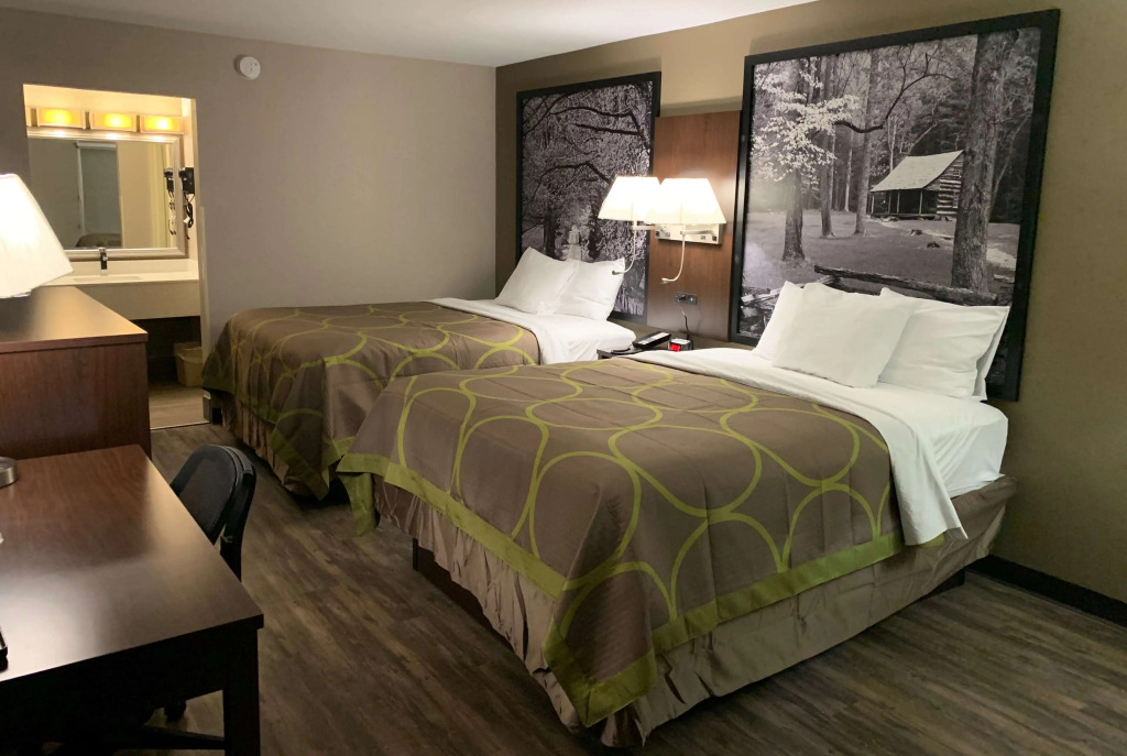 Super 8 by Wyndham Cookeville, TN