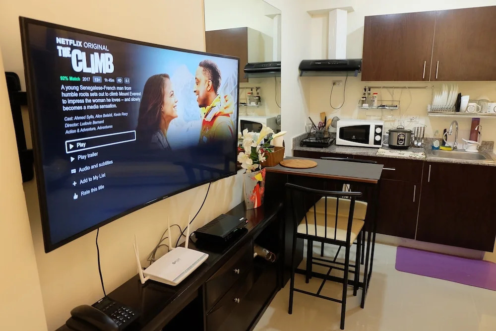 Brand New Quiet Clean Condo at The Heart of Cebu with Hispeed Wifi