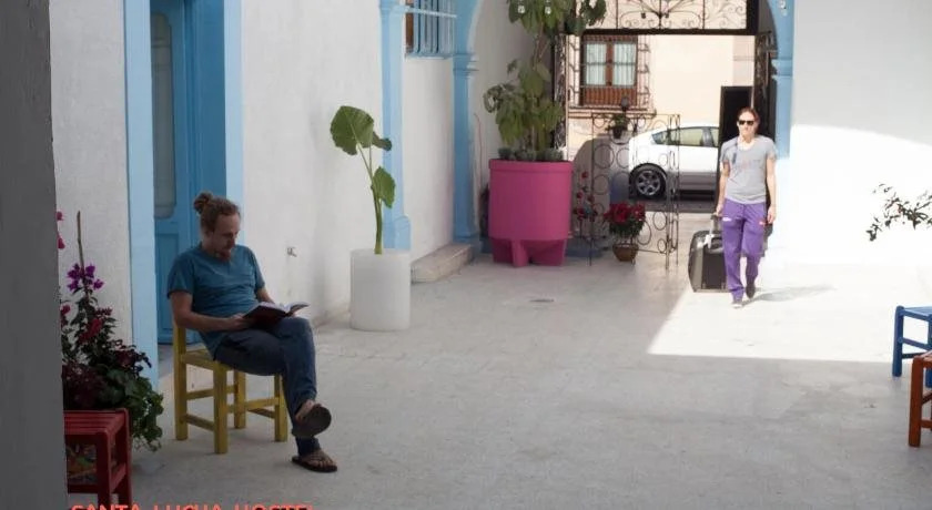Santa Lucha Hostel