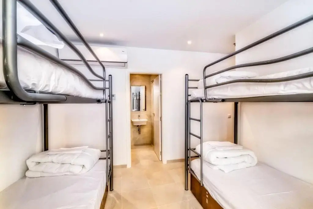 Hostel A2C
