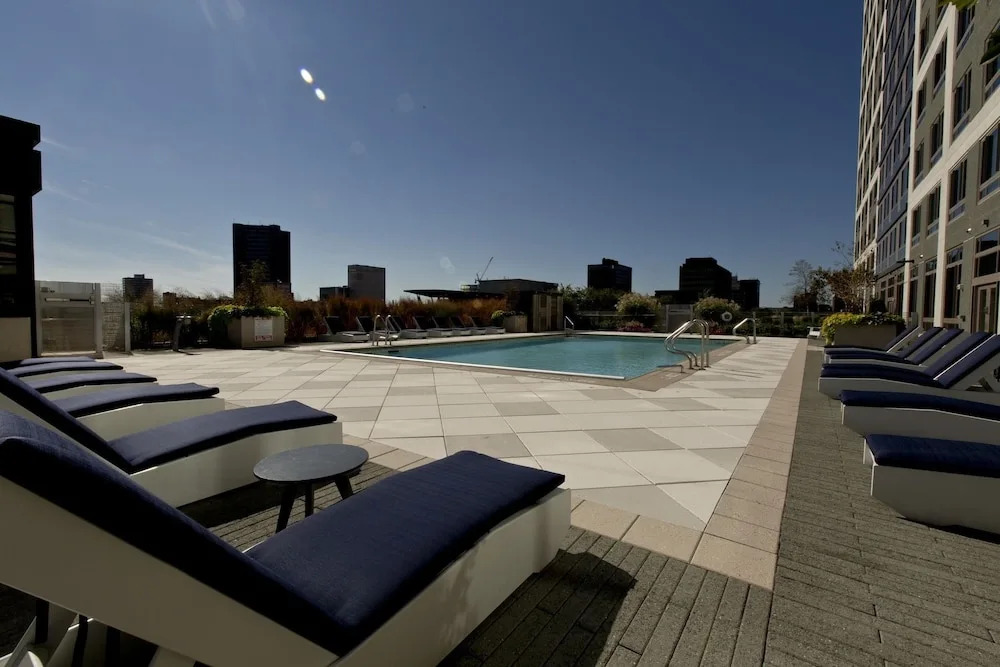 221 Luxury Suites