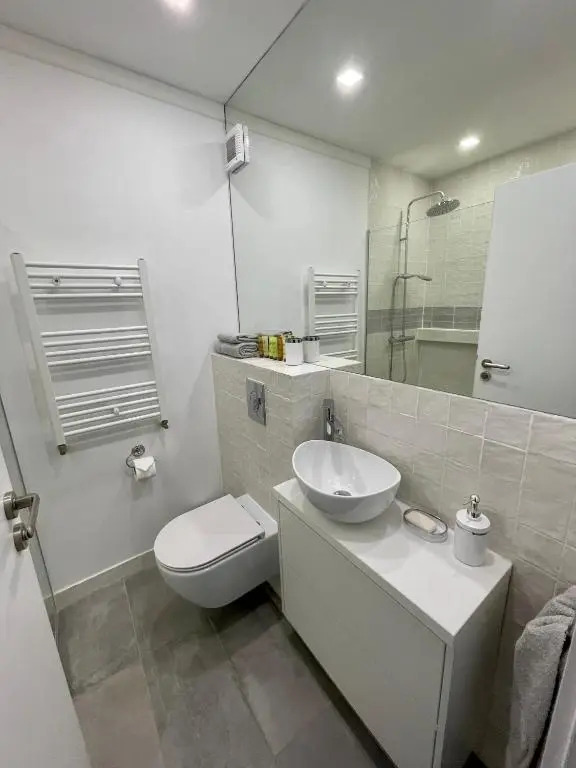 Cozy 1 Bedroom Apartment