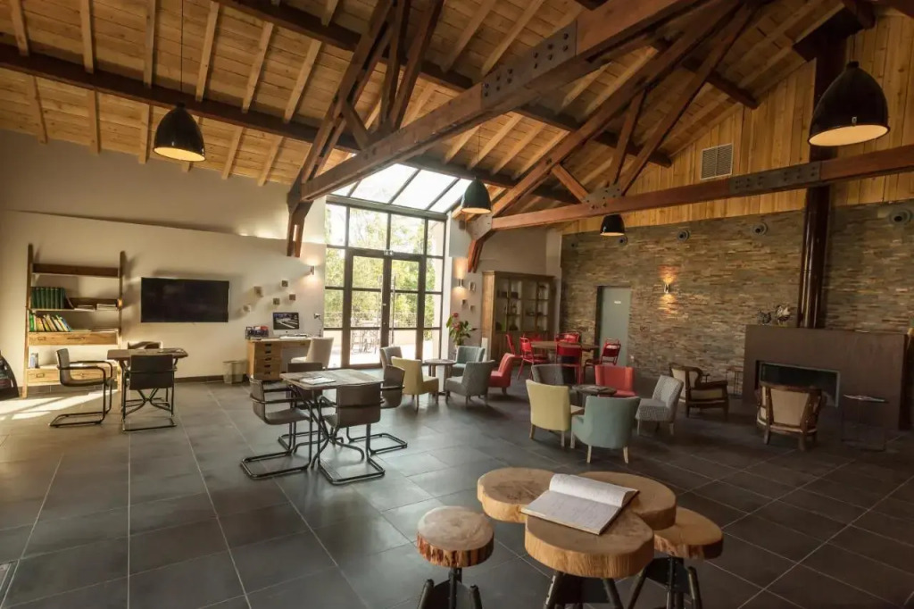 Les Cabanes Dans Les Bois Logis Hôtel