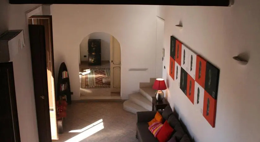 Apartment 25