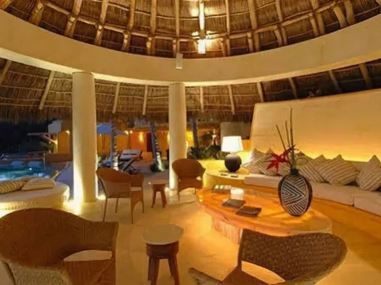 Casa Piedra Blanca