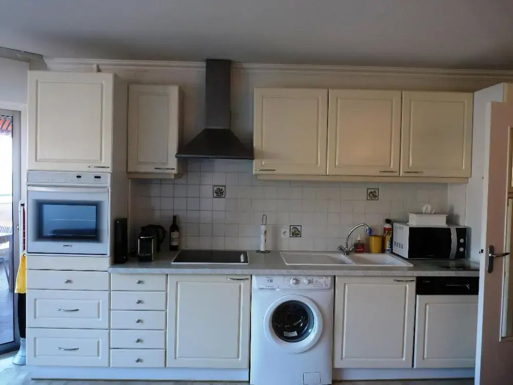 Two Bedroom Apartment Near the Beach in Cannes Terrace and Aircon - 814