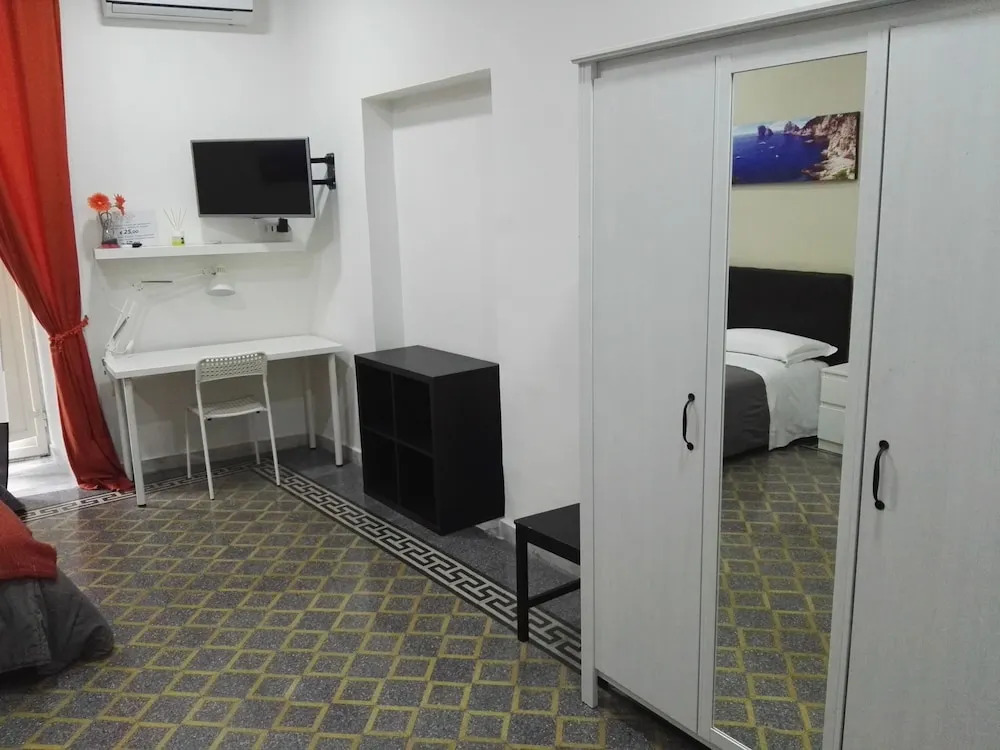 Cavour Rooms