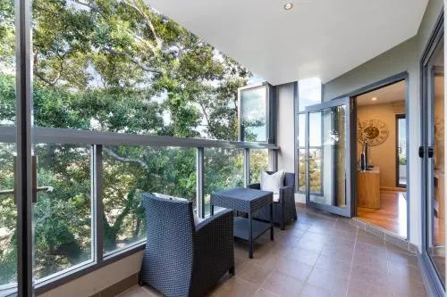 North Sydney Fully Self Contained Modern 2 Bed Apartment (16Wal)