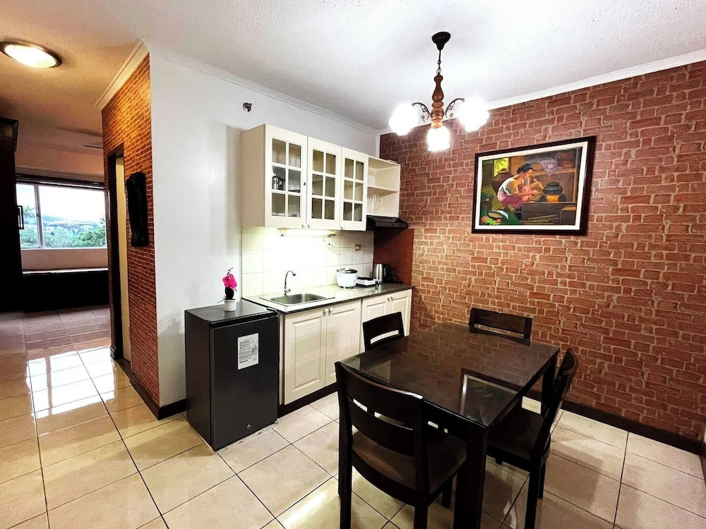 Cozy 1 BR Unit Condo Near Wright Park, Wifi and Parking