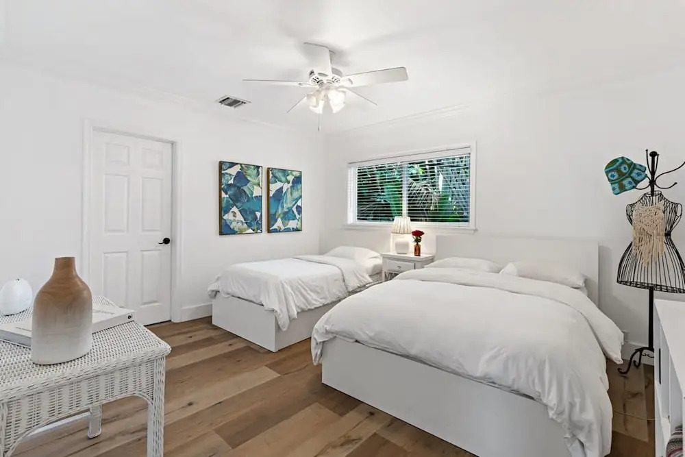 Spacious Beach Apt in Las Olas Blvd