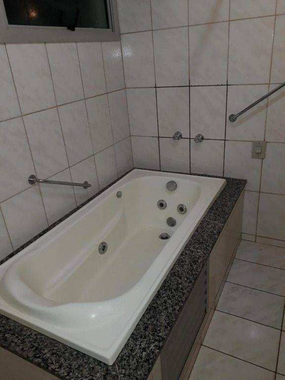 1307 AP- 2 Quartos com banheira de hidromassagem, Caldas Novas
