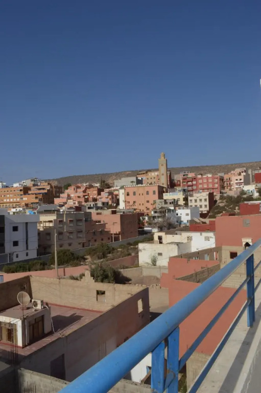 1bed Apt Sleeps 4 - Free Parking, Wifi, Near Beach