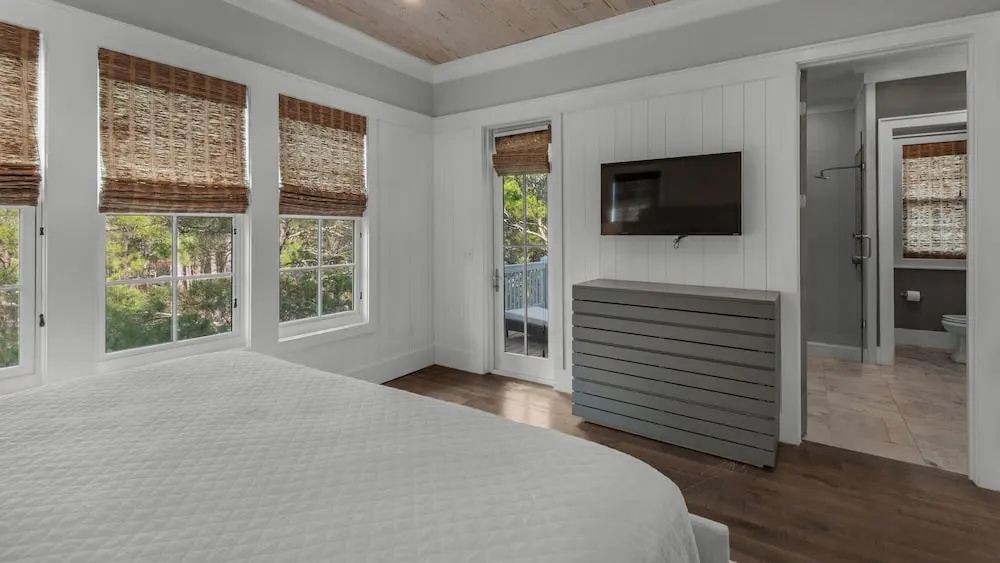 Sea Echo - Beautiful Home in Seagrove Beach! Community Pool! Dual Masters!