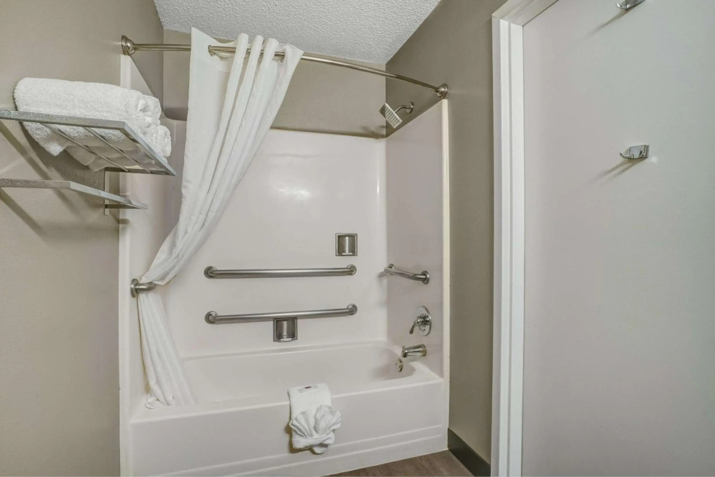 Motel 6 Bethel, CT - Danbury