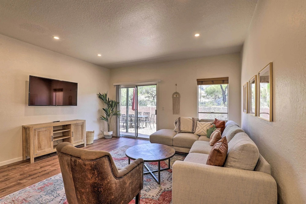 Tucson Foothills Oasis Near Hiking Trails!