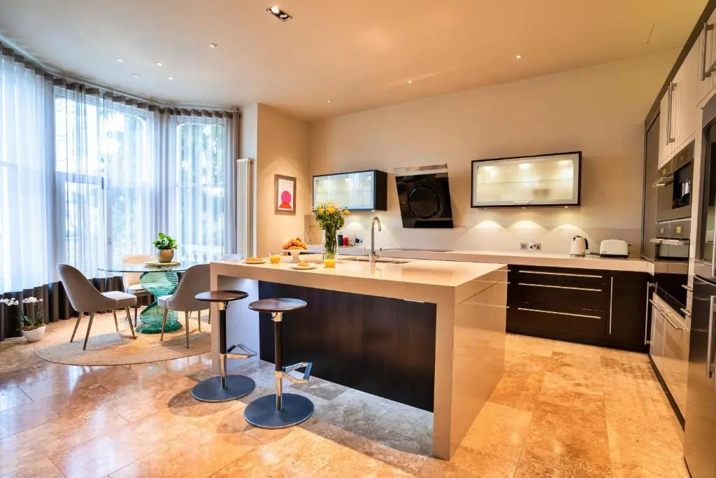 Stratford House - Luxury 4 Bed Townhouse
