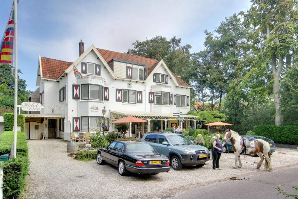 Hotel 1900