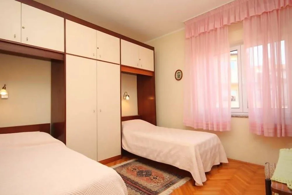 Apartment 356