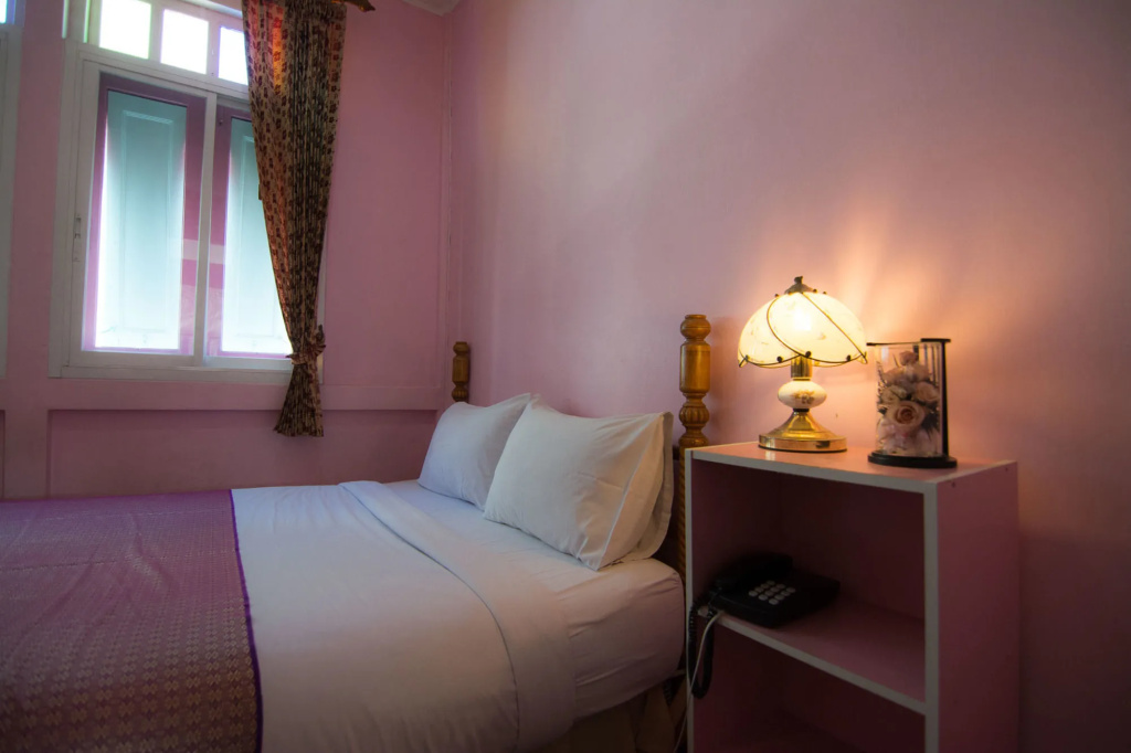 Samsen Sam Place
