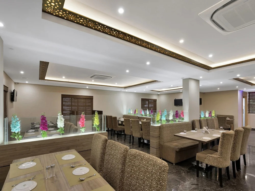 OYO 12181 Hotel Gravity