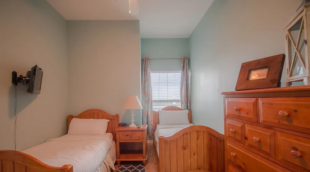 Legacy I 1303 Penthouse