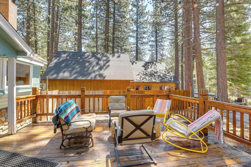 Tahoe Home in the Pines: Quiet Neighborhood!