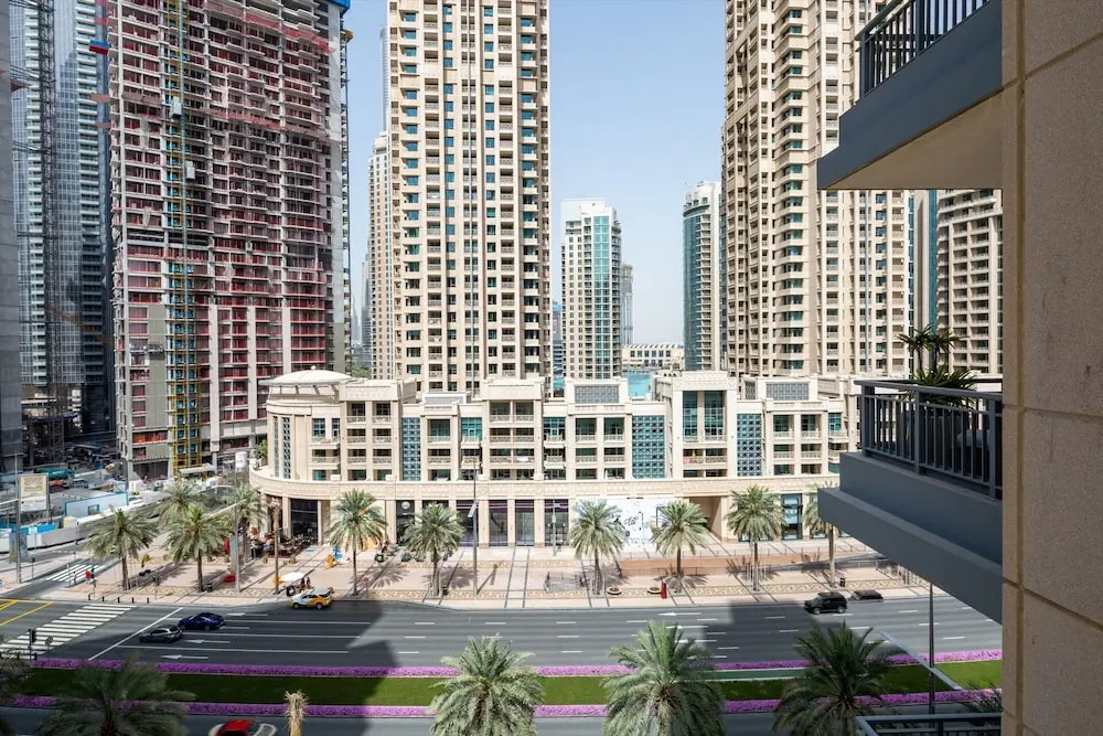 State Of The Art 2BR Apartment in Downtown Dubai