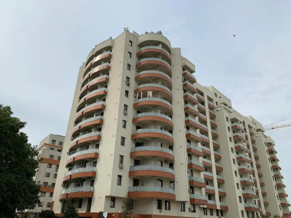 DEKO Apartments & Studios Near Palas Mall - Parking Option