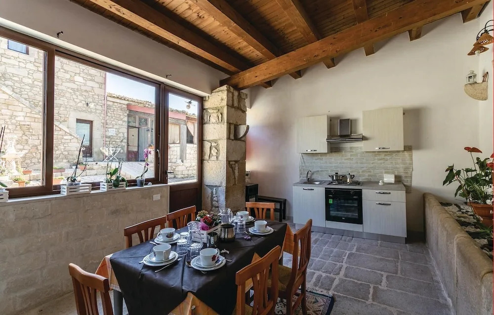 Lovely Home In Ragusa With Outdoor Swimming Pool