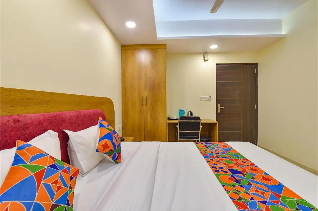 FabHotel Pink City - World Trade Park