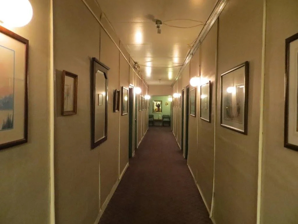 Bluffs Inn & Suites