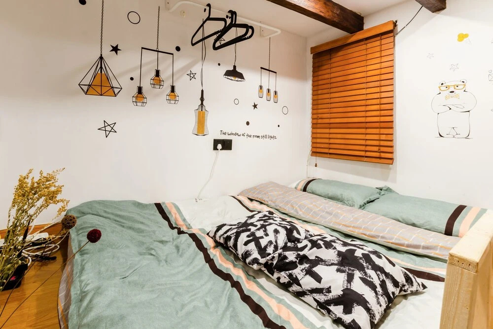 Hard Candy Apartment No.13