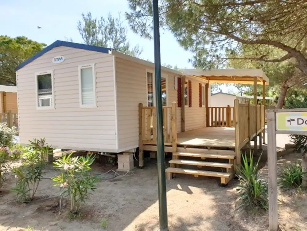 Bungalow With 2 Bedrooms in Canet-en-roussillon, With Pool Access and Furnished Garden - 100 m From the Beach
