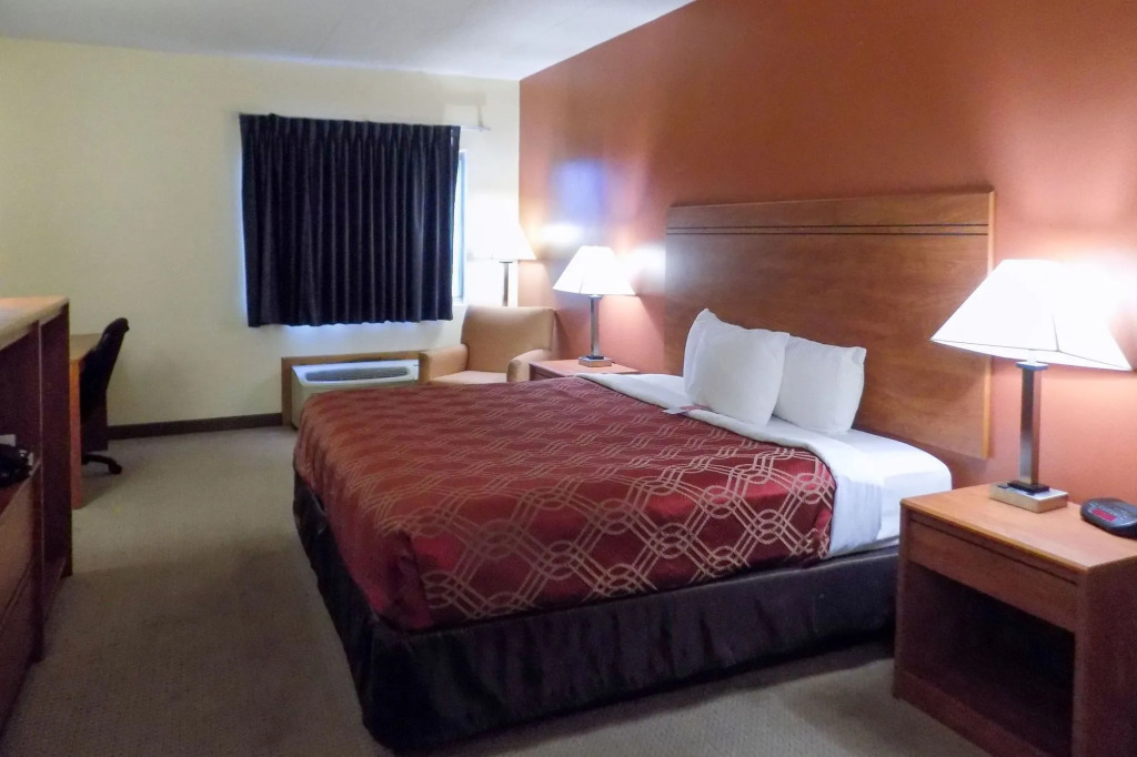 Country Inn & Suites by Radisson, Pierre, SD