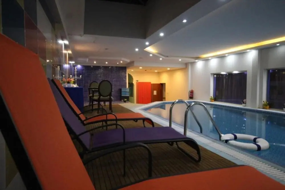 Bhanis Hotel